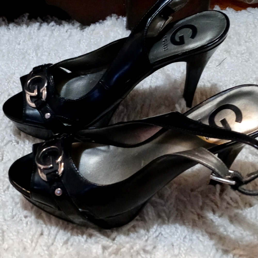 Guess black patent platform peep toe 8 NWT